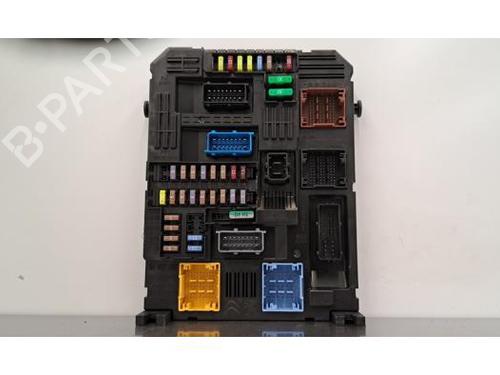 Used Fuse box PEUGEOT 3008 II SUV (MC_, MR_, MJ_, M4_) 1.2 THP/ PureTech 130 (MRHNSM, MRHNSU, MRHNSJ, MRHNYW,... (131 hp) 29214749