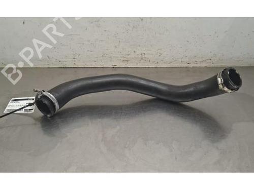Used Intercooler pipe Intercooler pipe PEUGEOT 3008 II SUV (MC_, MR_, MJ_, M4_) 1.2 THP/ PureTech 130 (MRHNSM, MRHNSU, MRHNSJ, MRHNYW,... (131 hp) 40517885 40517885