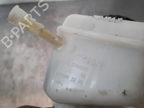 Used Brake master cylinder BMW 5 (F10) 520 d (163 hp) 10881521