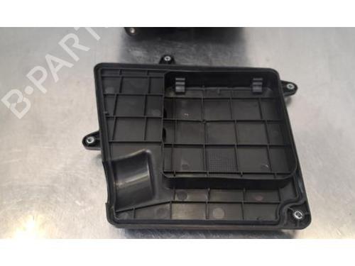 Fuse box RENAULT MASTER III Van (FV) 2.3 dCi 150 FWD (FV0F, FV03, FV09) | BP37674670E1 - Image 2