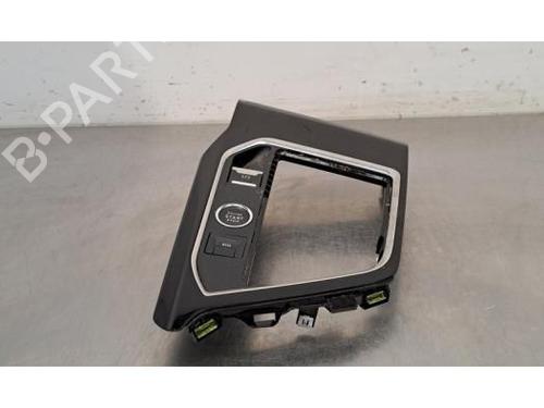Used Middle console PEUGEOT 5008 II (MC_, MJ_, MR_, M4_) 1.5 BlueHDi 130 (MCYHZJ, MCYHZR, MCYHZX) (131 hp) 29468176