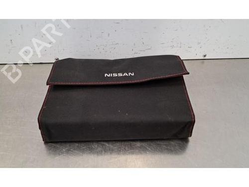 other-nissan-leaf-ze1-2017-34121003 main image