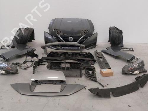 full-front-nissan-leaf-ze1-2017-23639053 main image