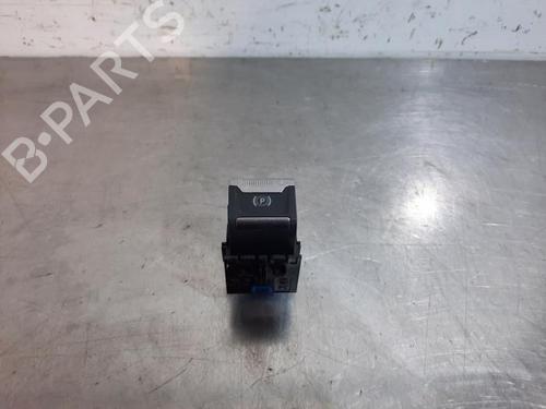 Used Switch PEUGEOT 5008 II (MC_, MJ_, MR_, M4_) 1.5 BlueHDi 130 (MCYHZJ, MCYHZR, MCYHZX) (131 hp) 23585917