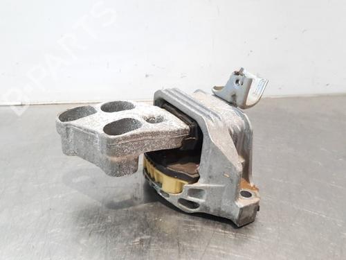 Used Engine mount MERCEDES-BENZ CLA Coupe (C117) CLA 200 CDI (117.301) (136 hp) 17112276