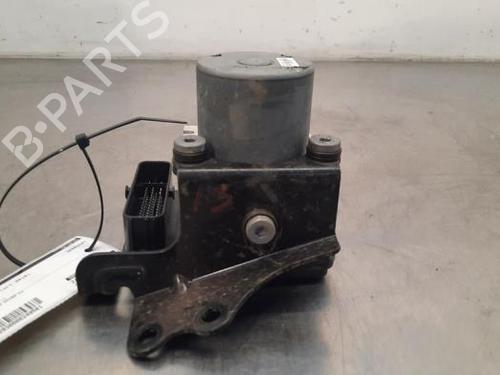 Used ABS pump HYUNDAI TUCSON (TL, TLE) 1.6 CRDi All-wheel Drive (136 hp) 23623381
