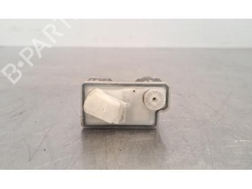 Used Fuel door actuator PEUGEOT 2008 II (UD_, US_, UY_, UJ_, UR_, UC_) 1.5 BlueHDI 100 (102 hp) 28067482