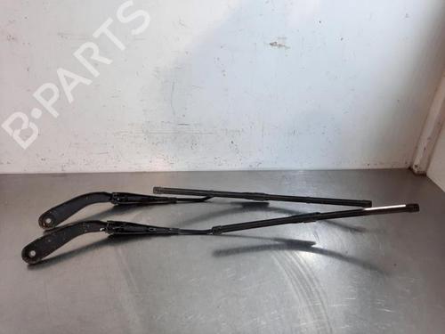 Front windshield wiper arm BMW 1 (F20) 116 d | BP23582898C143 