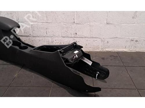Armrest / Center console HYUNDAI GETZ (TB) 1.6 | BP30163742I20