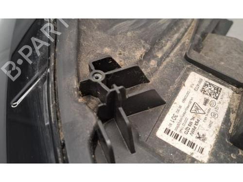 Right headlight PEUGEOT 3008 II SUV (MC_, MR_, MJ_, M4_) 1.5 BlueHDi 130 | BP30046700C29 