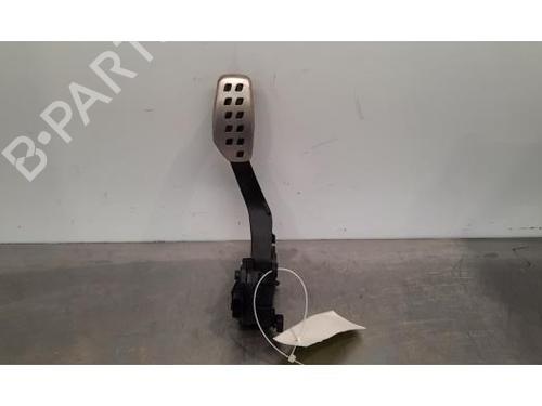 Used Pedal RENAULT CAPTUR II (HF_) TCe 130 (HFMF) (131 hp) 25434413