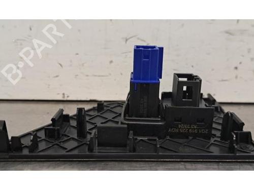 Warning switch VW POLO VI (AW1, BZ1, AE1) 1.0 TSI | BP37082912I22 - Image 3