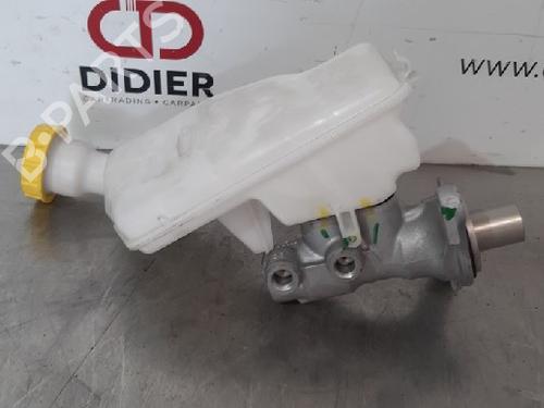 Used Brake master cylinder CITROËN C3 III Van (SX_, SY_) BlueHDi 100 (102 hp) 10872064