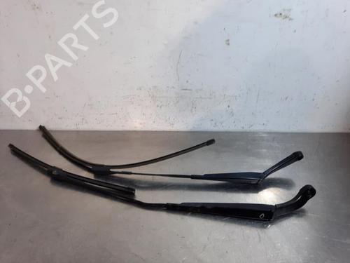 Used Front windshield wiper arm AUDI A3 Limousine (8VS, 8VM) 1.6 TDI (110 hp) 23586696