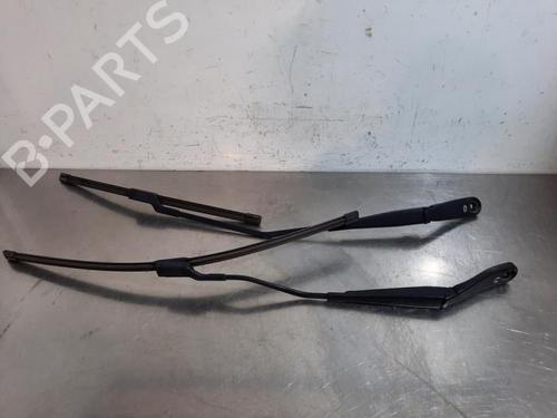 Vindspejlsviskerarm VOLVO V40 Hatchback (525) D3 (150 hp) 23583543
