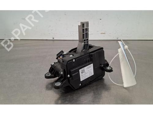 gear-lever-audi-a4-b9-8w2-8wc-2015-33744021 main image