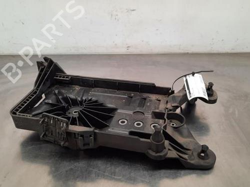 Used Support AUDI A3 Sportback (8YA, 8YF) 30 TDI (116 hp) 23608088