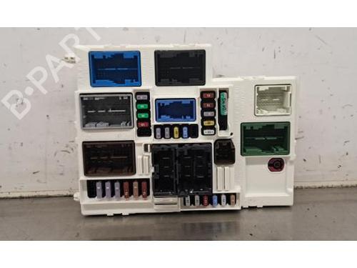 Used Fuse box PEUGEOT 3008 III (KA_, KB_, KC_) Hybrid 136 (KAHPYE) (136 hp) 30582710