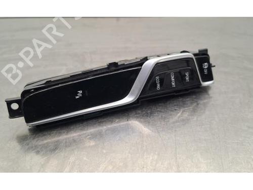 switch-bmw-5-g30-f90-2016-36207330 main image