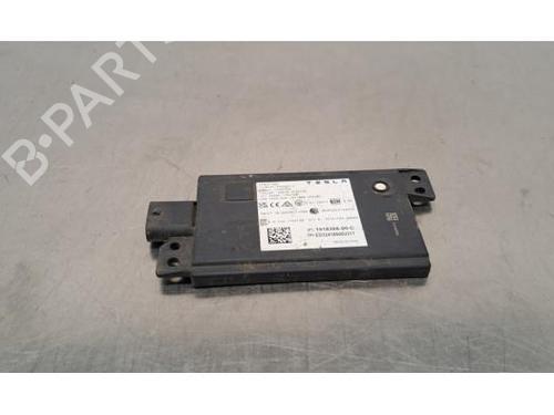 Module électronique TESLA MODEL 3 (5YJ3) EV (275 hp) 28613515