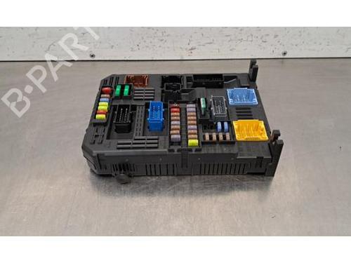 Caja reles / fusibles Caja reles / fusibles 38322131 38322131