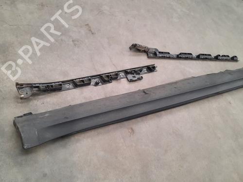 Used Right sideskirt PORSCHE MACAN (95B) 2.0 (245 hp) 17564466