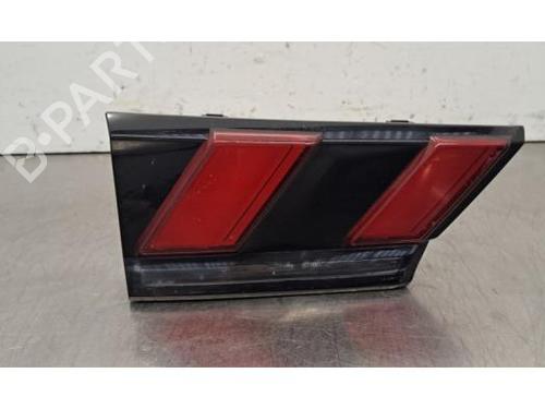 Used Left taillight PEUGEOT 308 III (FB_, FH_, FP_, F3_, FM_) BlueHDi 130 (FBYHZL, FBYHZT) (131 hp) 30806613