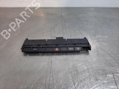 Bouton de warning AUDI A3 Limousine (8VS, 8VM) 2.0 TDI quattro (150 hp) 17112173