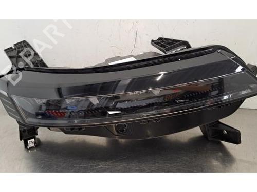 Used Right headlight Right headlight RENAULT MEGANE E-TECH SUV EV60 (BNJ1) (218 hp) 40284760 40284760