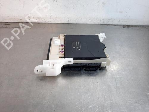 Used Fuse box Fuse box 37038258 37038258