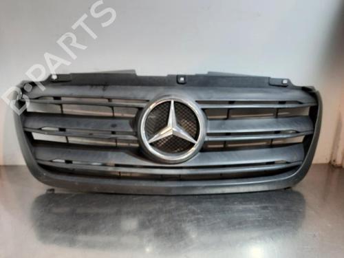 Used Grille MERCEDES-BENZ SPRINTER 3-t Van (B910) 214 CDI (910.621, 910.623) (143 hp) 24157081