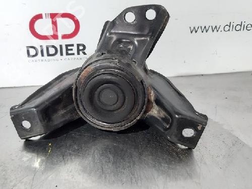 Used Engine mount KIA SPORTAGE III (SL) 2.0 CRDi AWD (136 hp) 10879799