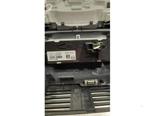 Interior roof light PEUGEOT 5008 II (MC_, MJ_, MR_, M4_) 1.2 THP (MRHNYH, MRHNYW, MRHNSJ, MRHNSU, MRHNSM) | BP23584548I8 