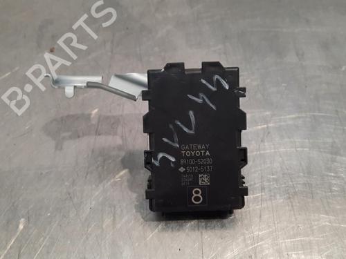 Used Electronic module TOYOTA YARIS (_P13_) 1.5 Hybrid (NHP130_, NHP130) (101 hp) 15293104