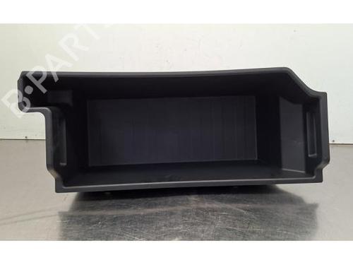 cupobject-holder-audi-e-tron-gen-2018-39571514 main image