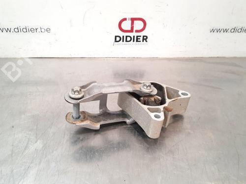 Used Engine mount MERCEDES-BENZ CLA Coupe (C117) CLA 200 CDI / d (117.308) (136 hp) 15194151