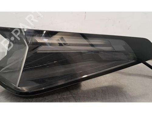 Used Right taillight Right taillight PEUGEOT 5008 III (KA_, KB_, KC_) e-230 Long Range (KCZKZX) (231 hp) 32431397 32431397