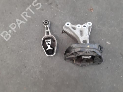 Used Engine mount CITROËN C3 II (SC_) 1.0 VTi 68 (68 hp) 10870597
