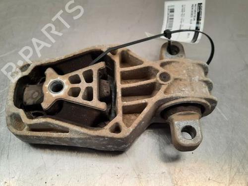 Used Engine mount MERCEDES-BENZ CLA Coupe (C117) CLA 200 CDI / d (117.308) (136 hp) 23605914