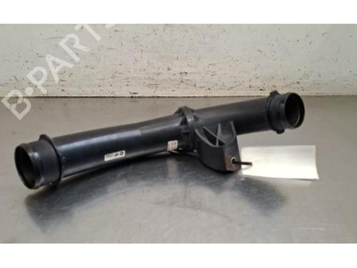 Used Intercooler pipe Intercooler pipe RENAULT TRAFIC III Van (FG_) 2.0 dCi 120 (FGMN) (120 hp) 40288989 40288989