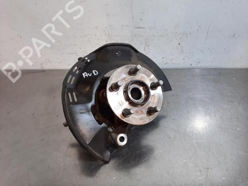 Used Right front steering knuckle TOYOTA YARIS (_P21_, _PA1_, _PH1_) 1.5 Hybrid (MXPH10, MXPH11) (116 hp) 23582821