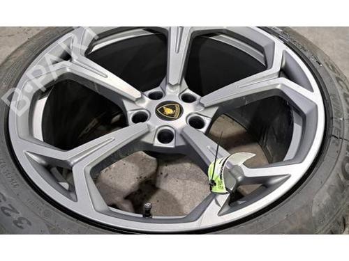 Fælk LAMBORGHINI URUS 4.0 All-wheel Drive | BP39153232C45 - Image 2