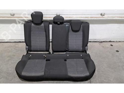 Siège arrière (2ème rangée) OPEL CORSA F (P2JO) 1.2 (68) (75 hp) 31371969