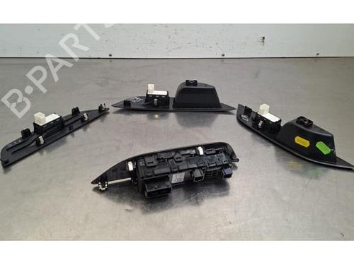 Interruttore Interruttore PEUGEOT 2008 II (UD_, US_, UY_, UJ_, UR_, UC_) 1.2 Hybrid 136 (URHPYC, USHPY) (136 hp) 35777902 35777902