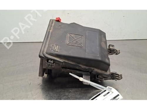 Used Fuse box Fuse box 37082994 37082994