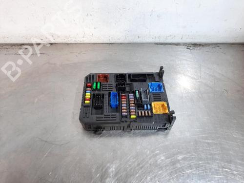 Used Fuse box Fuse box 37674496 37674496