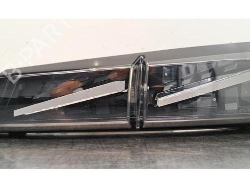 Used Right taillight PEUGEOT 308 III (FB_, FH_, FP_, F3_, FM_) e-308 (FMZKWZ) (156 hp) 26968235