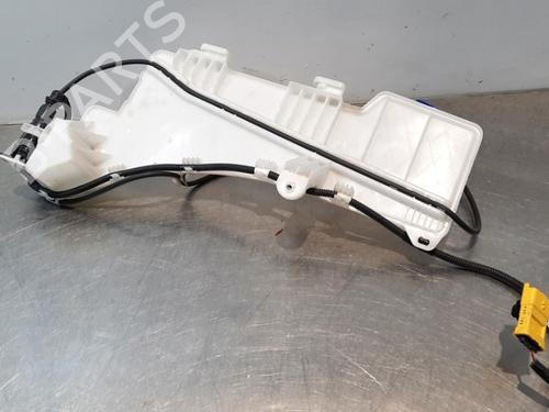 Used Windscreen washer tank PEUGEOT 3008 II SUV (MC_, MR_, MJ_, M4_) 1.5 BlueHDi 130 (131 hp) 15030388