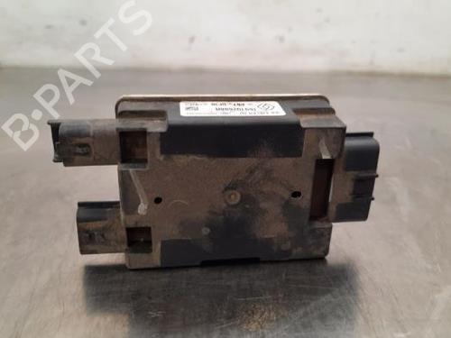 Used Electronic module RENAULT TRAFIC II Van (FL) 2.0 dCi 115 (FL01, FL0U) (114 hp) 23619430