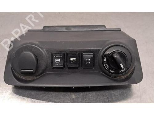 switch-renault-alaskan-2016-32510948 main image